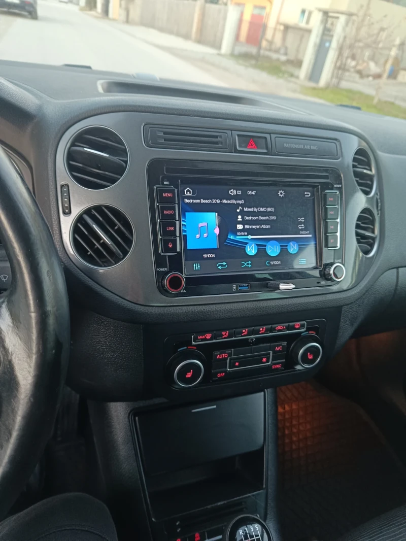 VW Tiguan, снимка 13 - Автомобили и джипове - 52947589