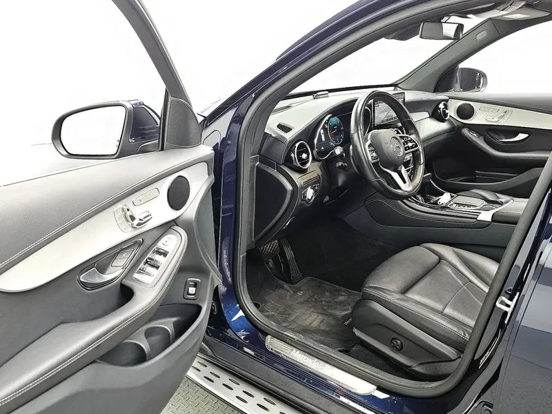 Mercedes-Benz GLC 220 D 4Matic, снимка 10 - Автомобили и джипове - 53826355
