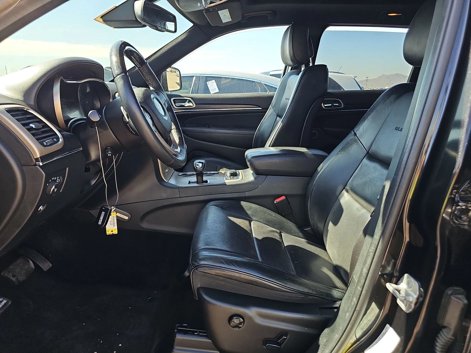 Jeep Grand cherokee SUMMIT* 8ZF* ОБДУХ* ПАНО* ДИСТРОНИК* HARMAN* КАМЕР - изображение 9