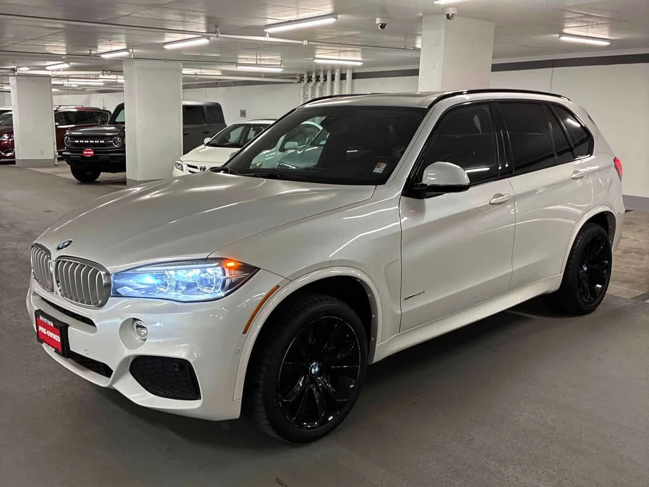 BMW X5 * xDrive50i * CARFAX * БЕЗ ПЪРВОНАЧАЛНА ВНОСКА, снимка 11 - Автомобили и джипове - 54203429