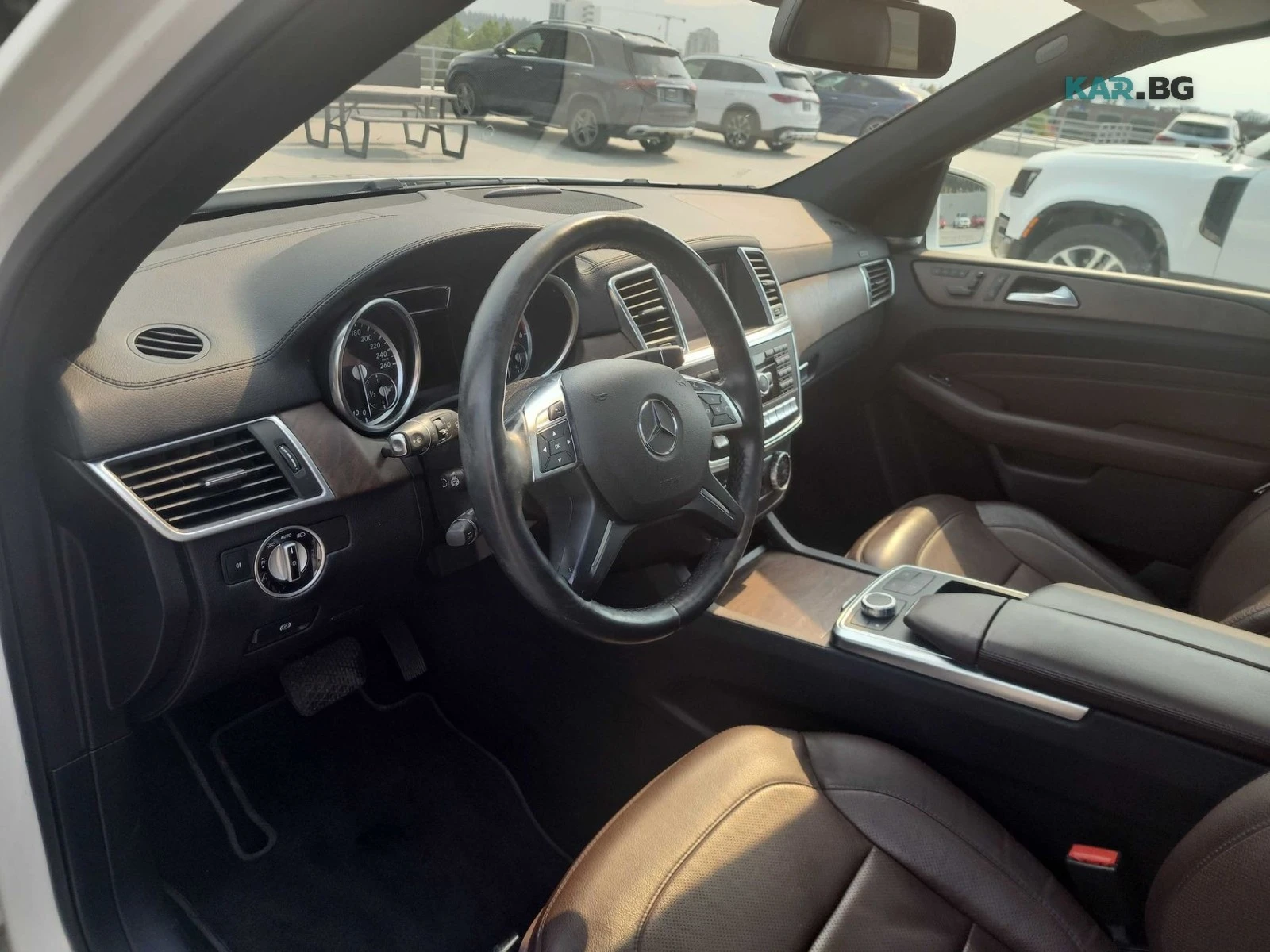 Mercedes-Benz ML 350 AMG* BLUETEC* HARMAN* ОБДУХ* 360* PANO, снимка 7 - Автомобили и джипове - 55748390