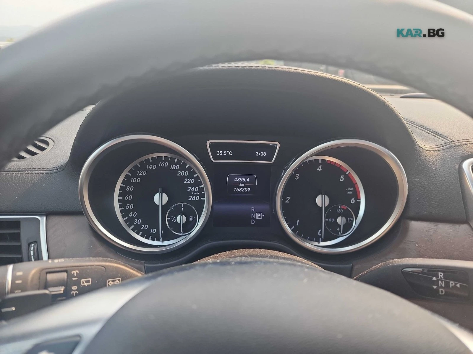 Mercedes-Benz ML 350 AMG* BLUETEC* HARMAN* ОБДУХ* 360* PANO, снимка 8 - Автомобили и джипове - 55748390