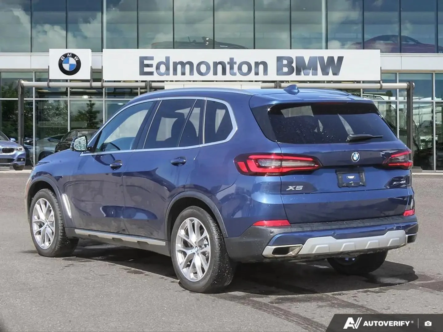 BMW X5 xDrive40i* Glass Controls* Premium Essential, снимка 4 - Автомобили и джипове - 55971944