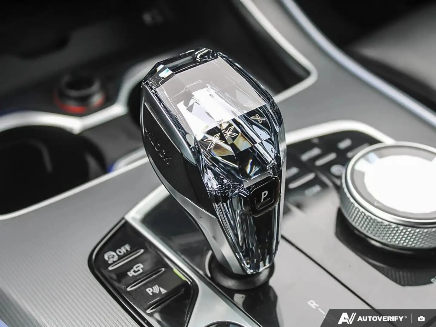 BMW X5 xDrive40i* Glass Controls* Premium Essential, снимка 13 - Автомобили и джипове - 55971944