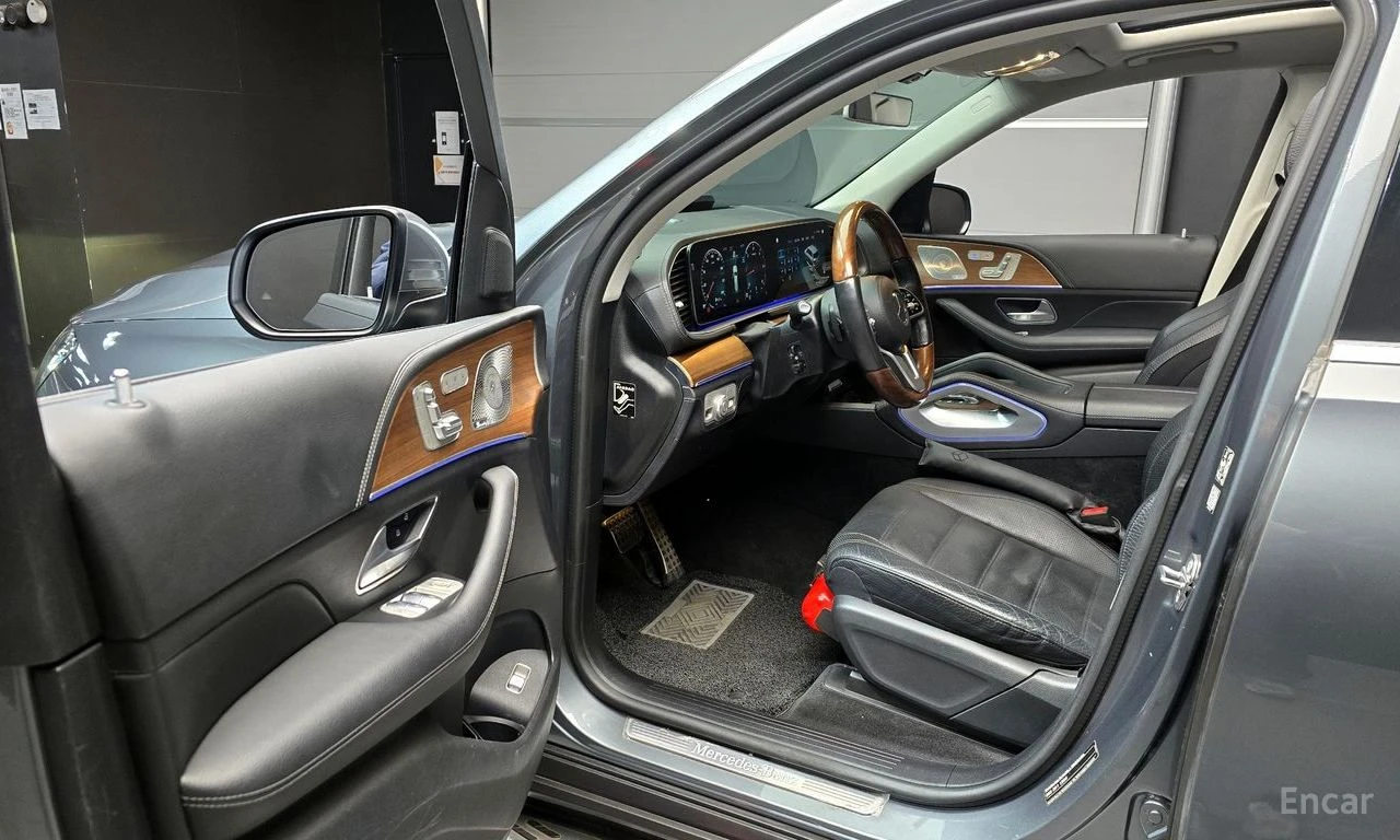 Mercedes-Benz GLS 400 AMG* LINE* BURMESTER* ОБДУХВАНЕ* ДИСТРОНИК* МАСАЖ*, снимка 6 - Автомобили и джипове - 56196324