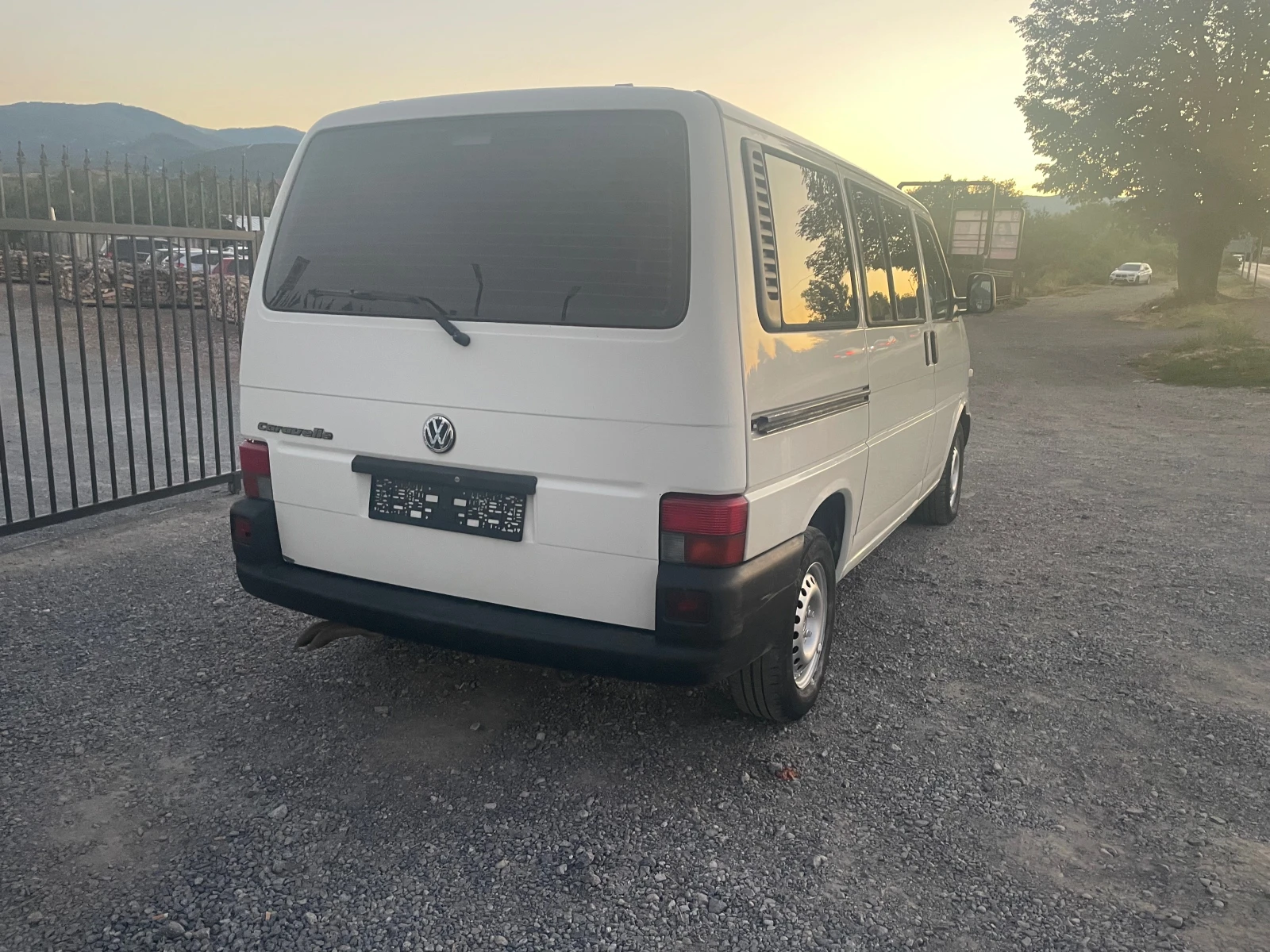 VW Transporter 1.9TDI-9МЕСТЕН - изображение 10