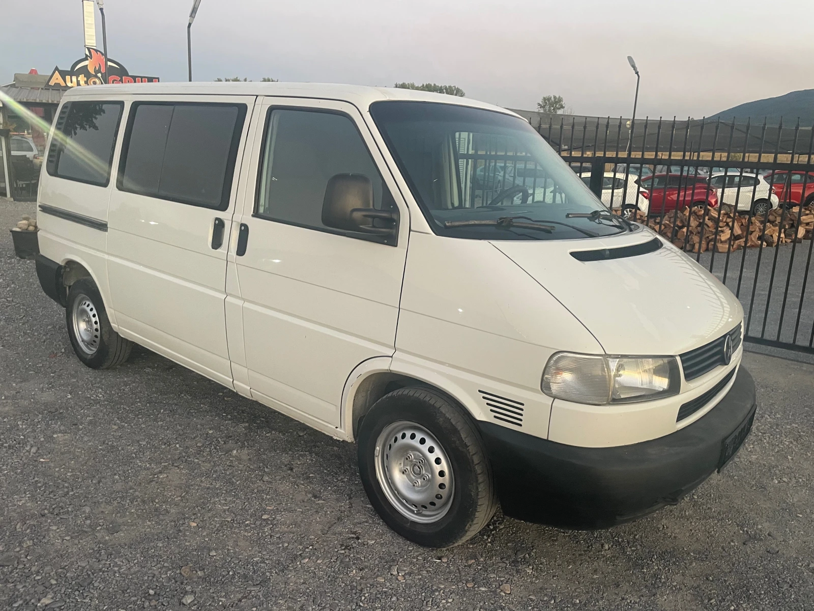 VW Transporter 1.9TDI-9МЕСТЕН - изображение 7