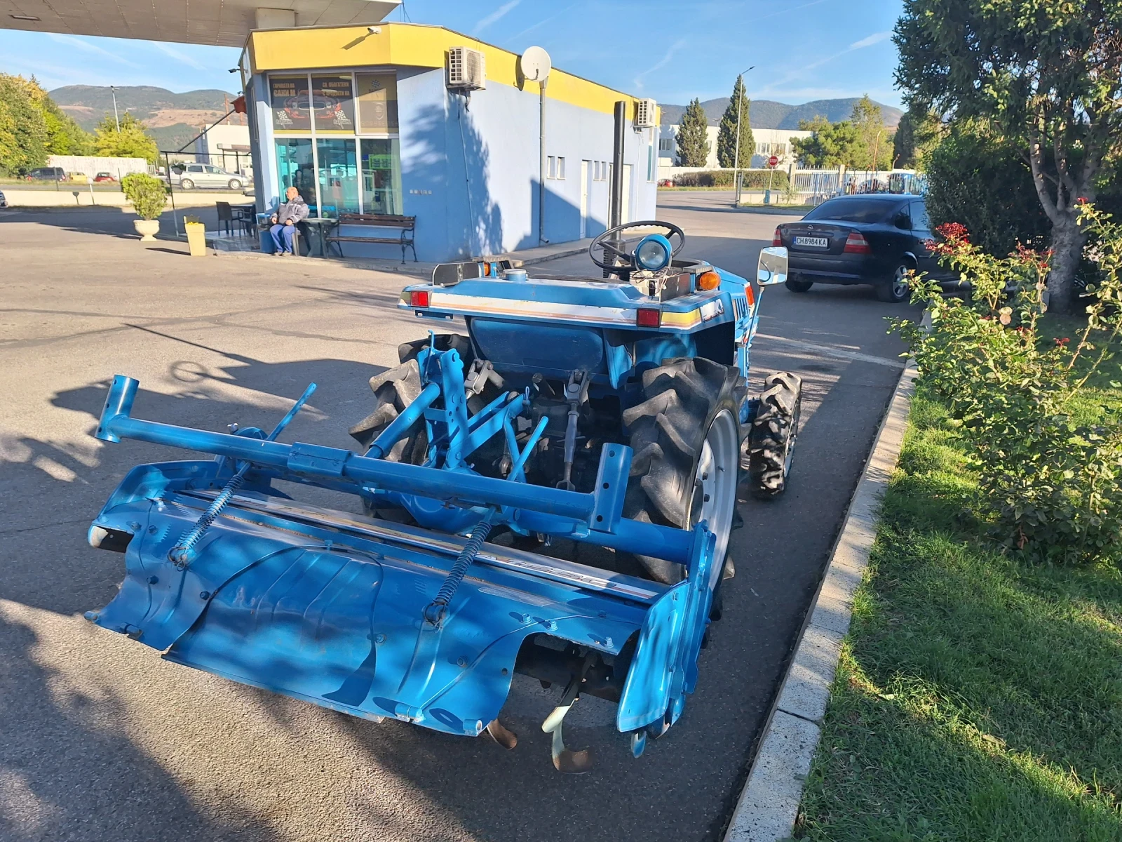 Трактор ISEKI, снимка 6 - Селскостопанска техника - 56327723