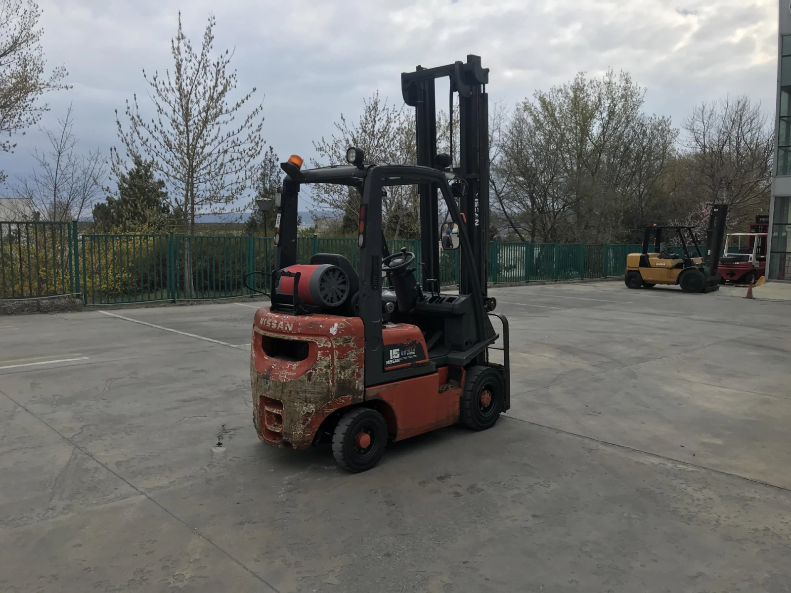  Nissan  ,   | Mobile.bg   4