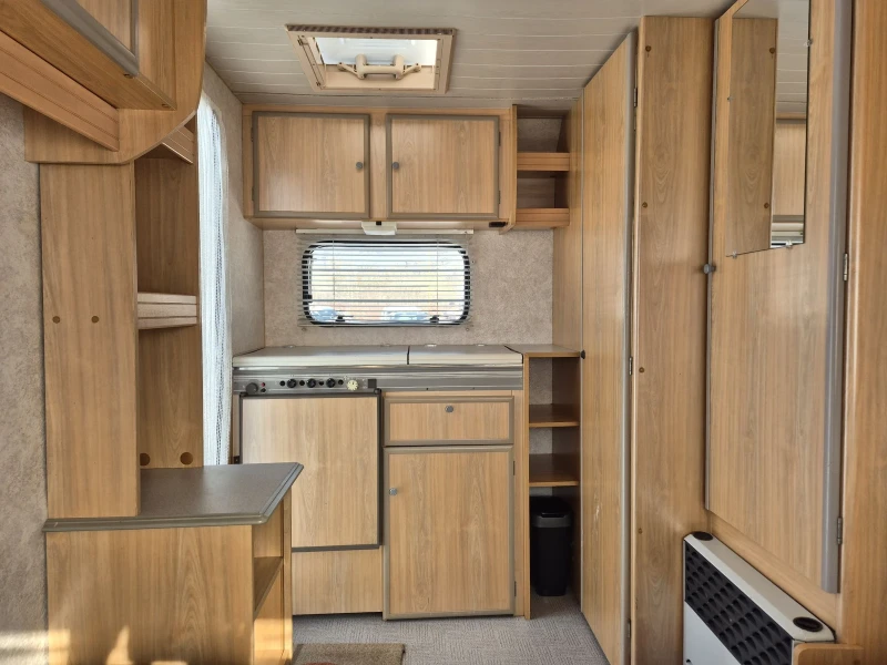 Каравана TEC 340 Т, снимка 8 - Каравани и кемпери - 53187945