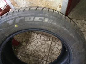 Гуми Всесезонни 215/60R17, снимка 1 - Гуми и джанти - 48655315