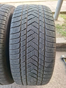      285/40R22