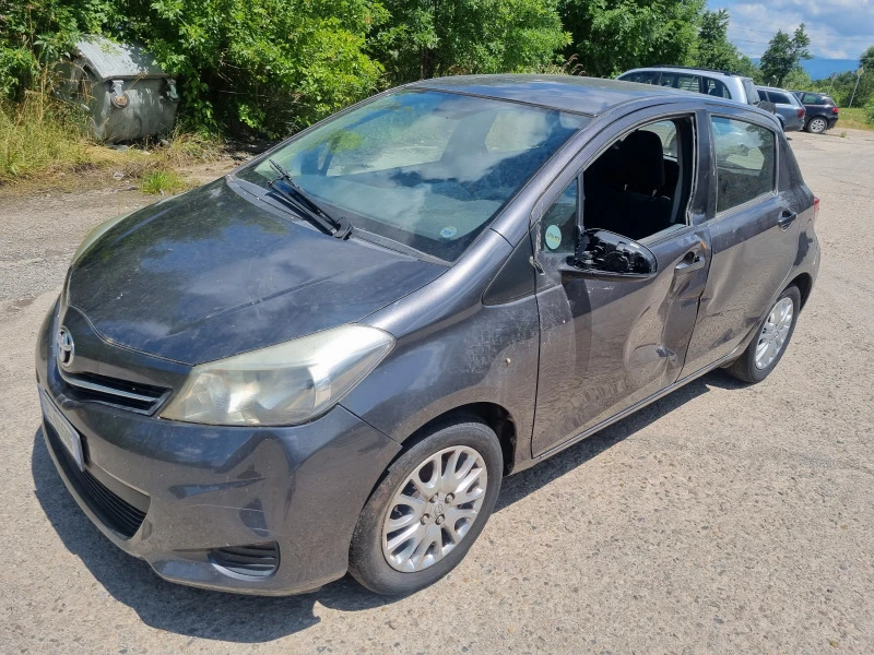 Toyota Yaris 1.0benzin-69ks-2013god, снимка 5 - Автомобили и джипове - 47402467