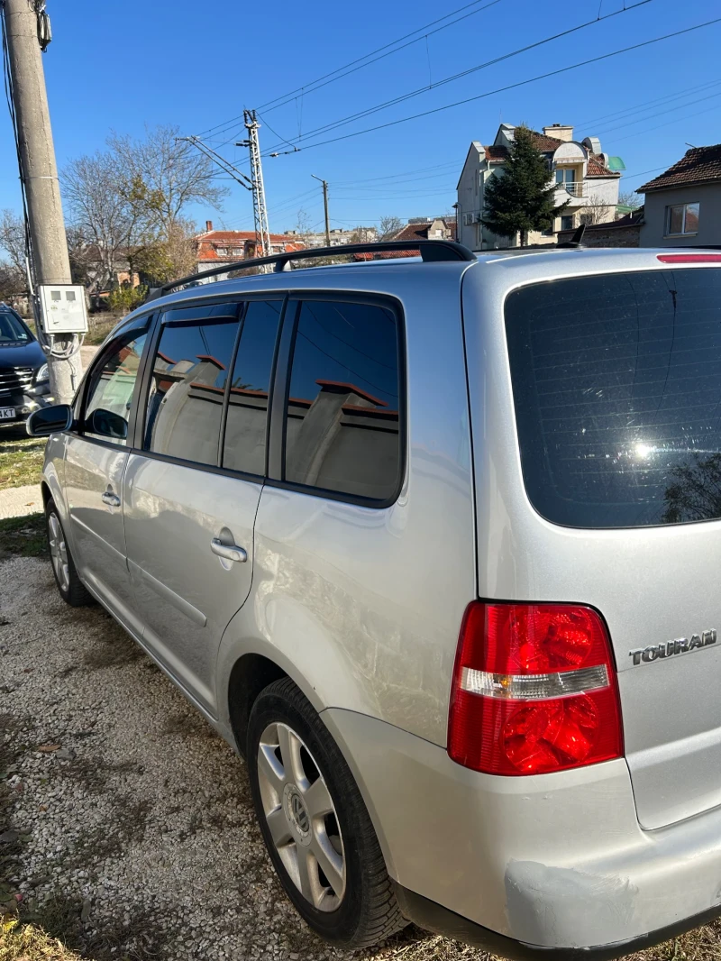 VW Touran, снимка 12 - Автомобили и джипове - 48098930