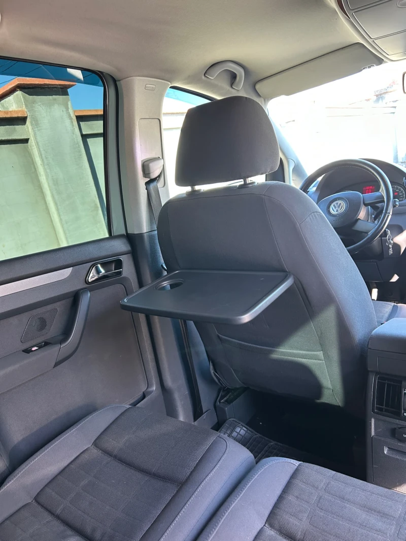 VW Touran, снимка 10 - Автомобили и джипове - 48098930