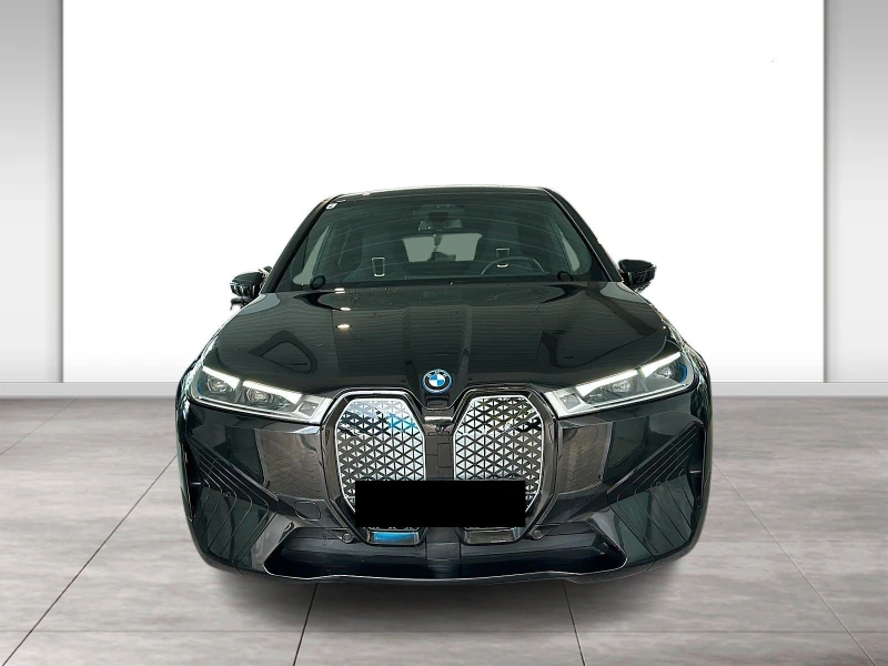 BMW iX M60/ SKY LOUNGE/ B&W/ LASER/ 360/ SOFT CLOSE/ , снимка 2 - Автомобили и джипове - 48102883