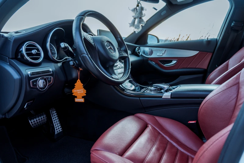 Mercedes-Benz C 300 4 MATIC, снимка 7 - Автомобили и джипове - 52128762
