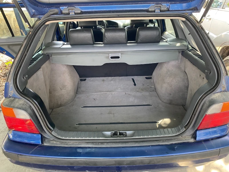 BMW 320, снимка 17 - Автомобили и джипове - 51168236