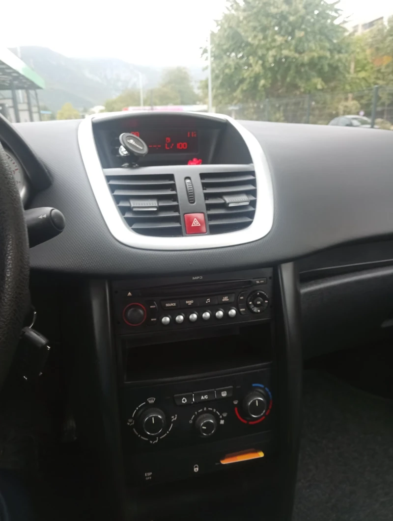 Peugeot 207 LPG, снимка 11 - Автомобили и джипове - 51865784