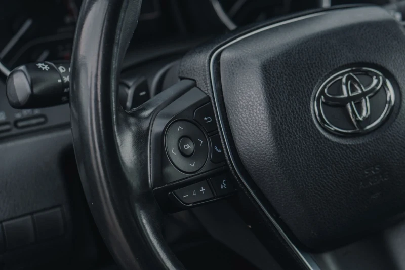 Toyota Camry, снимка 11 - Автомобили и джипове - 51913970