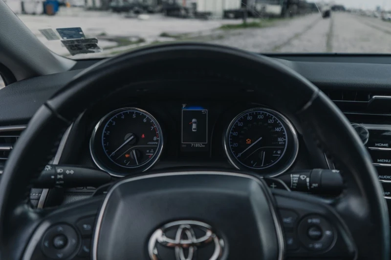 Toyota Camry, снимка 6 - Автомобили и джипове - 51913970