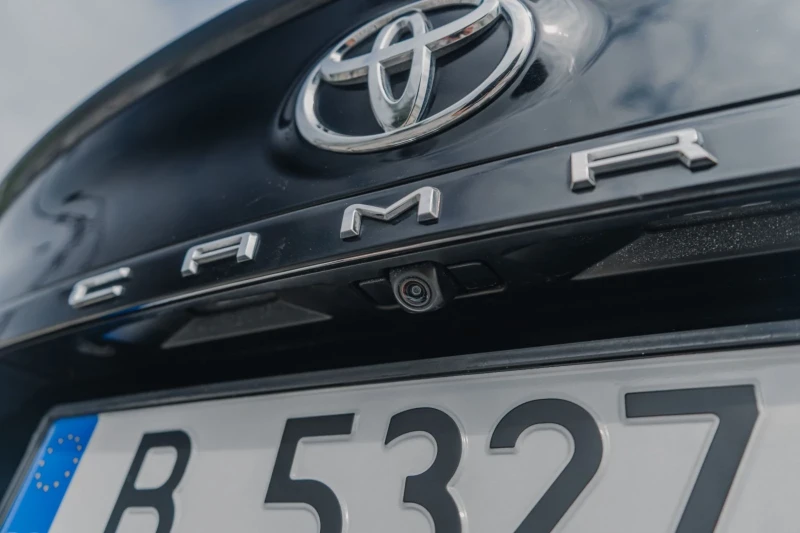 Toyota Camry, снимка 15 - Автомобили и джипове - 51913970
