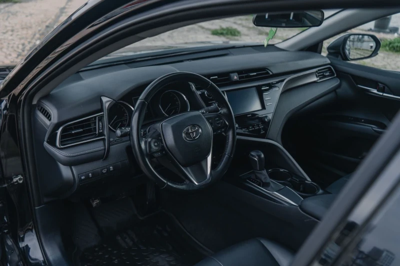 Toyota Camry, снимка 2 - Автомобили и джипове - 51913970