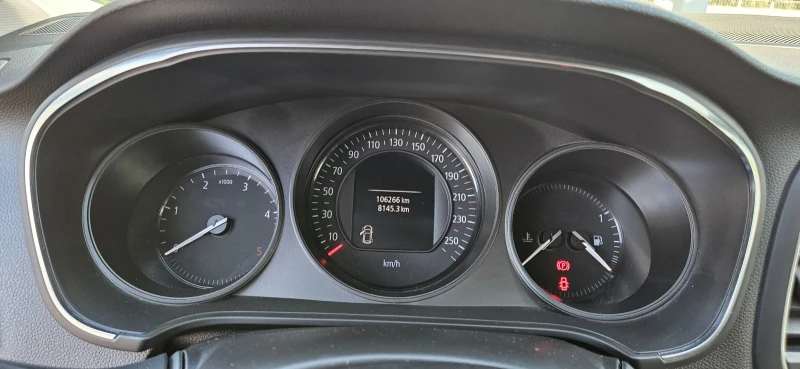 Renault Megane 1.5 dci, снимка 9 - Автомобили и джипове - 52848648