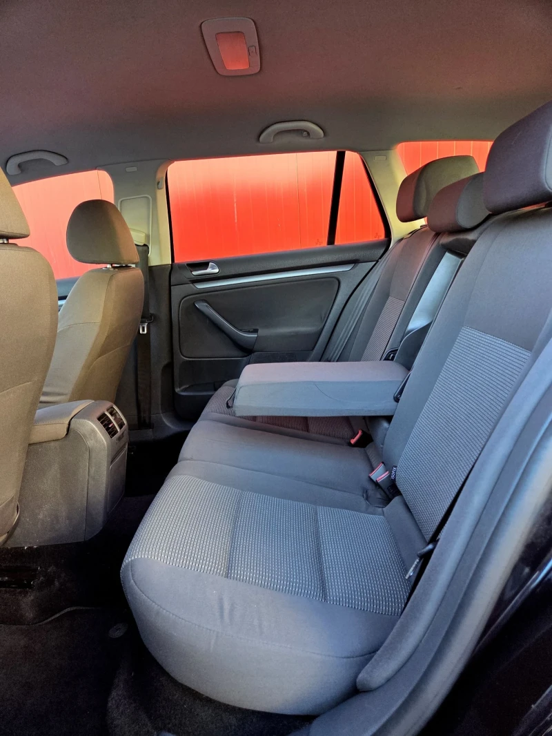 VW Golf 1.6i Нов внос, снимка 15 - Автомобили и джипове - 52989609