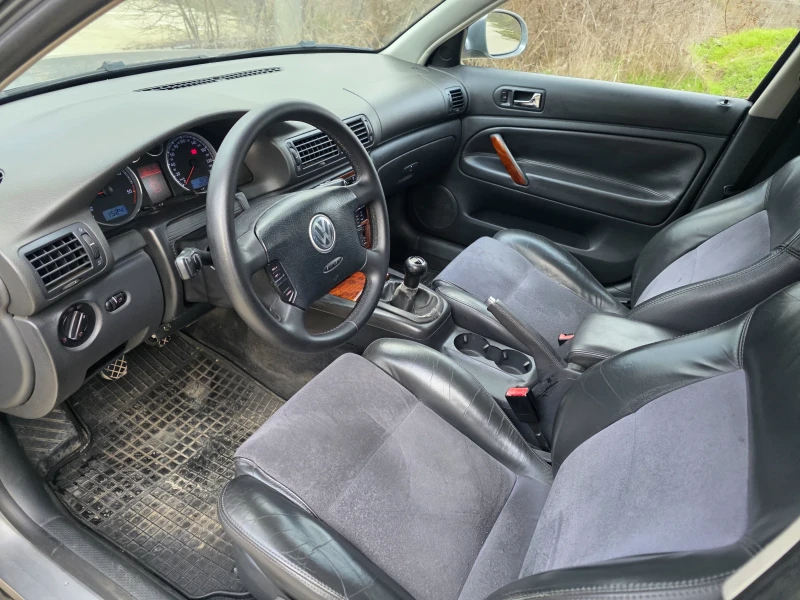 VW Passat VW Passat 1.9TDI Highline, снимка 9 - Автомобили и джипове - 53012922