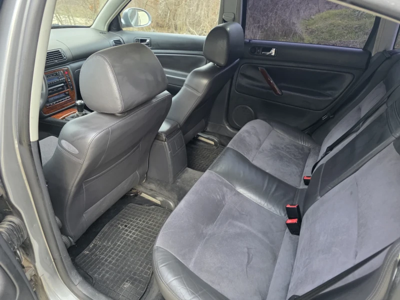 VW Passat VW Passat 1.9TDI Highline, снимка 11 - Автомобили и джипове - 53012922