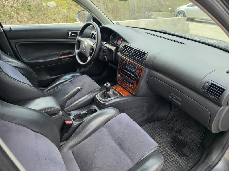 VW Passat VW Passat 1.9TDI Highline, снимка 10 - Автомобили и джипове - 53012922