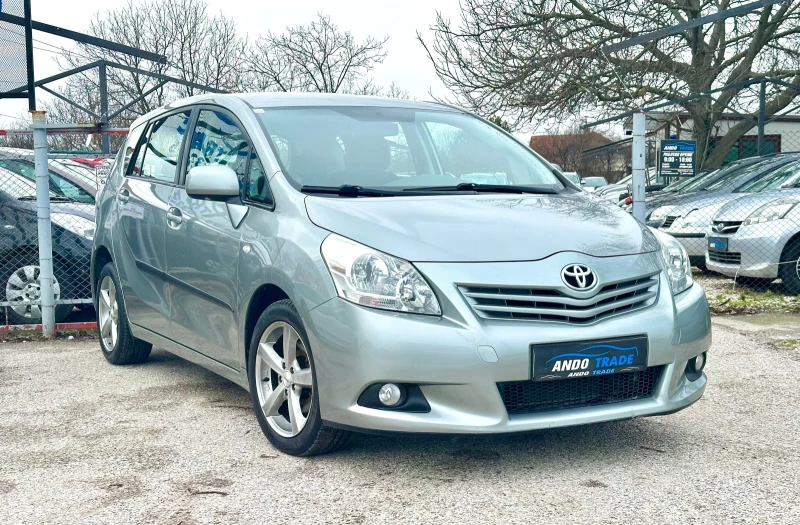Toyota Verso 2.0 D4D, снимка 3 - Автомобили и джипове - 53285298