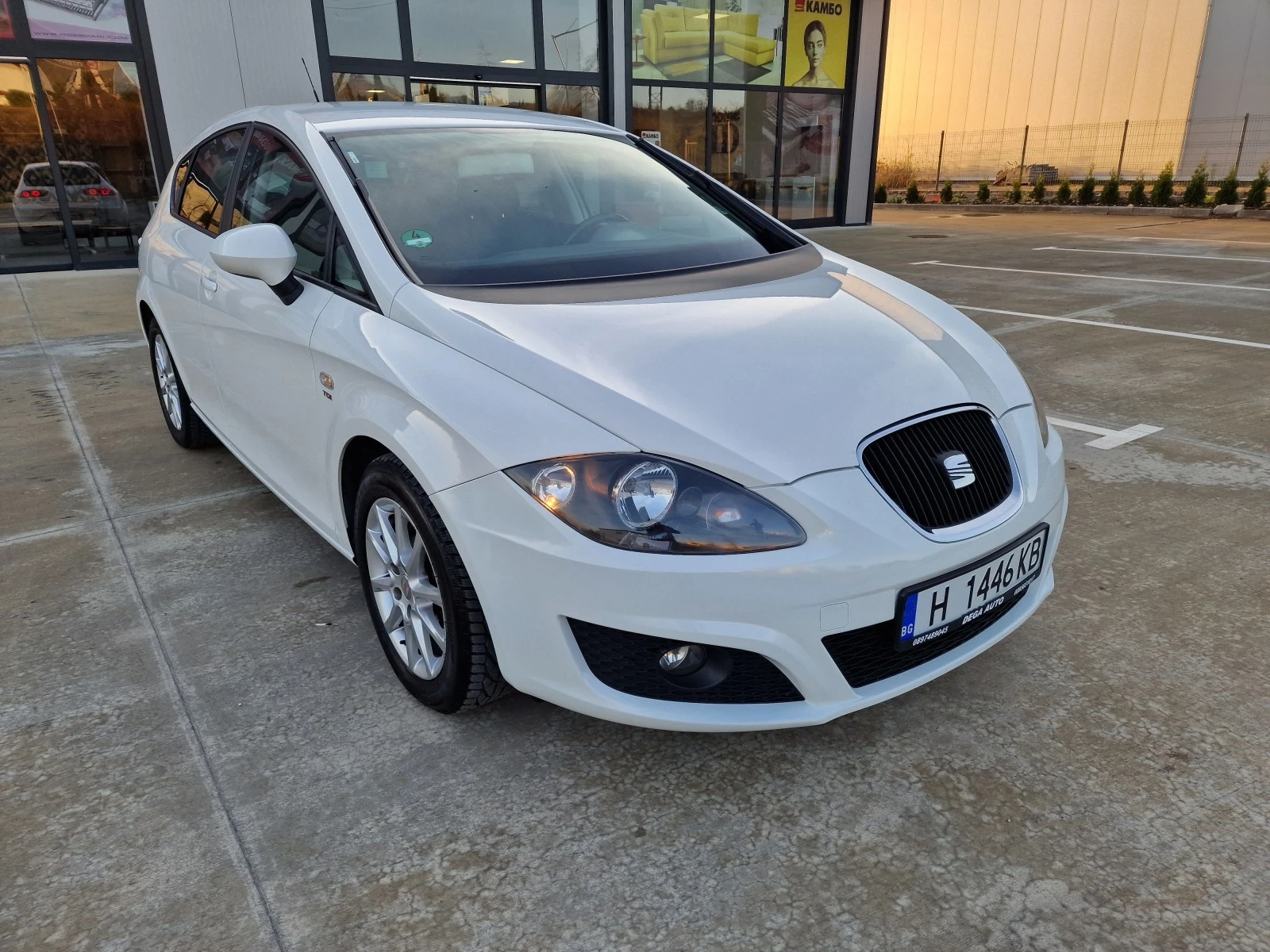 Seat Leon 2.0tdi 140k.c. Обслужена / Euro 5 /Facelift - изображение 2