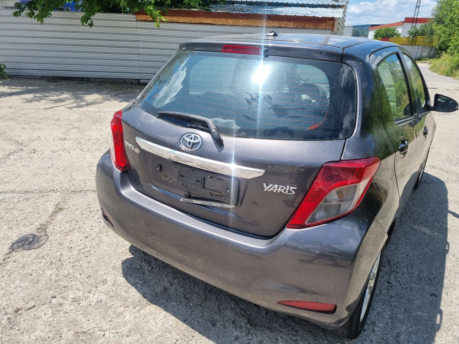 Toyota Yaris 1.0benzin-69ks-2013god - изображение 9