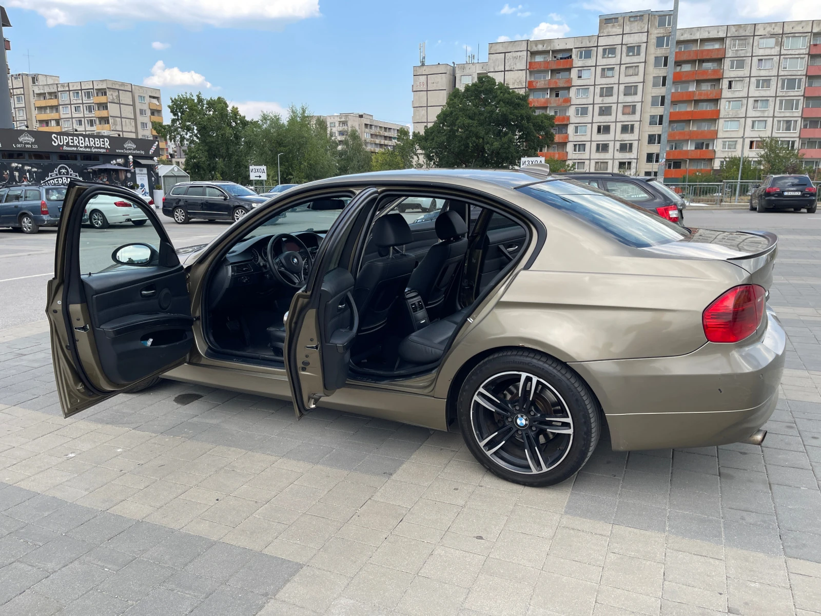 BMW 320 M47 * ГОЛЯМА НАВИГАЦИЯ * ПОДГРЕВ - изображение 10