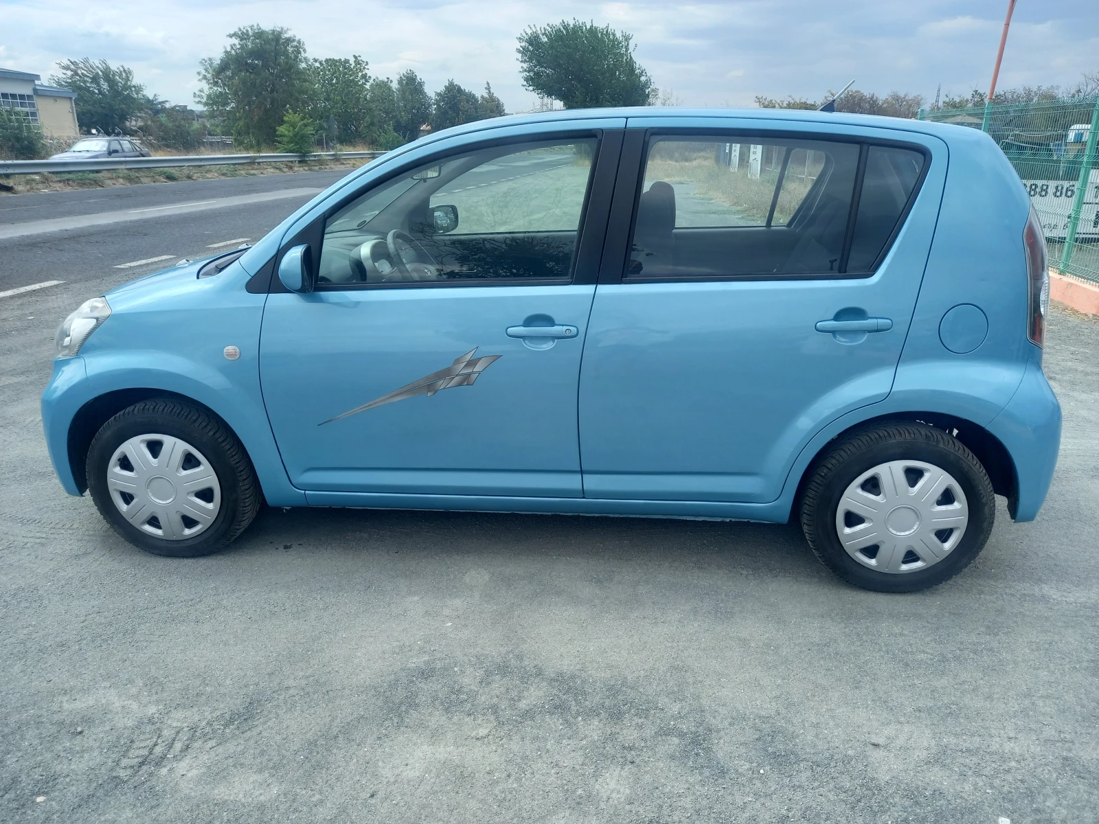 Daihatsu Sirion 1.3 КЛИМА ТОП СЪСТОЯНИЕ  91000 КМ. - изображение 7