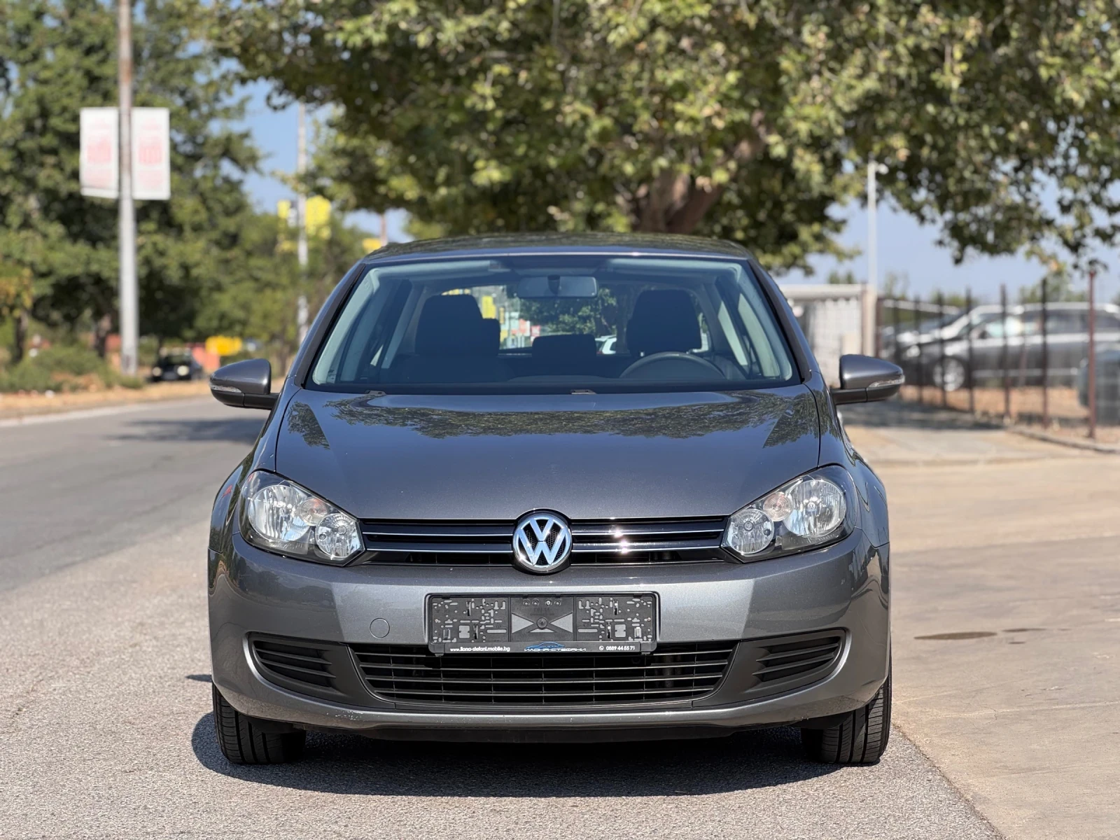 VW Golf 1.6TDI 105кс Обслужен* ДВА БРОЯ*  - изображение 8