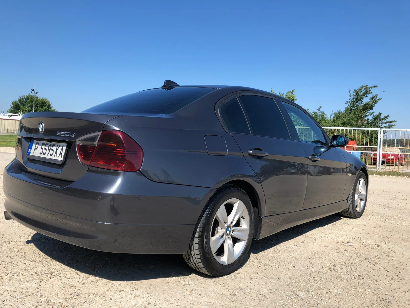 BMW 320  - изображение 4