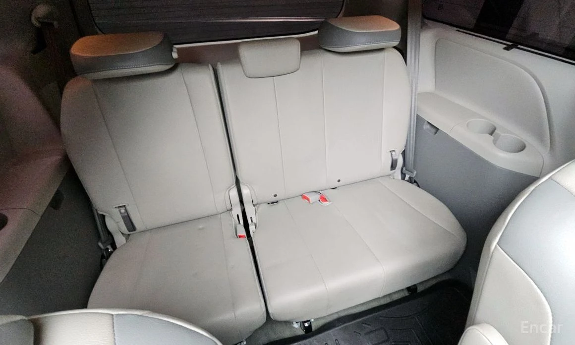 Toyota Sienna, снимка 12 - Автомобили и джипове - 53818770