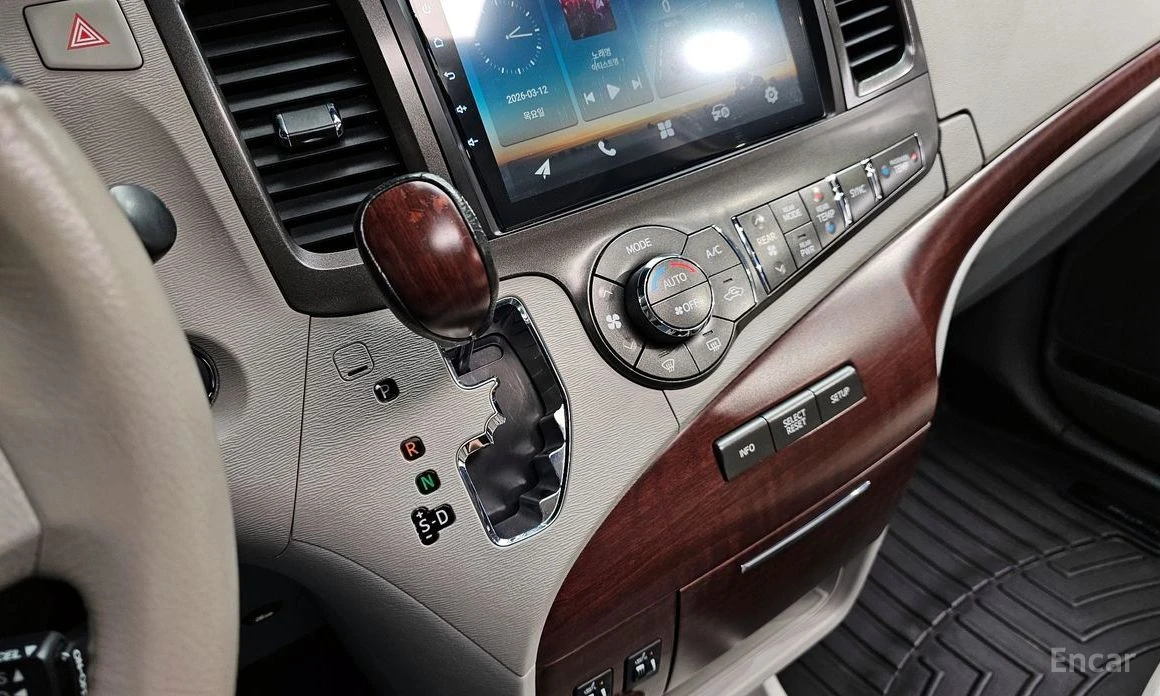 Toyota Sienna, снимка 9 - Автомобили и джипове - 53818770