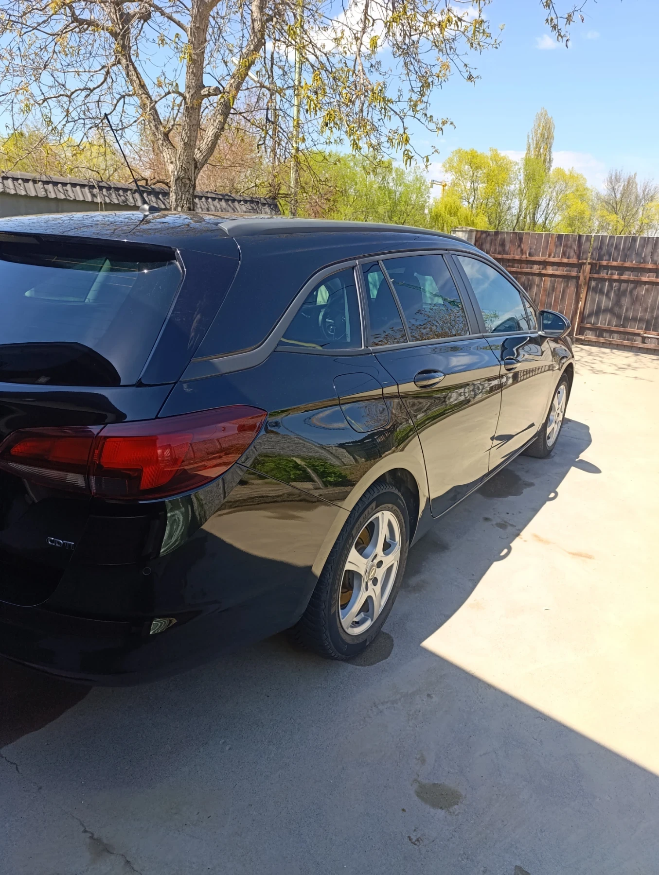 Opel Astra Sport tourer, снимка 4 - Автомобили и джипове - 54306064