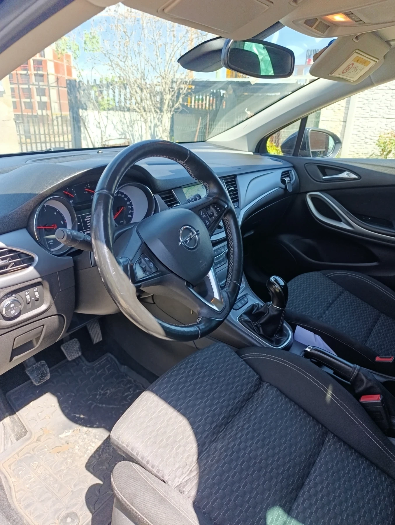 Opel Astra Sport tourer, снимка 10 - Автомобили и джипове - 54306064