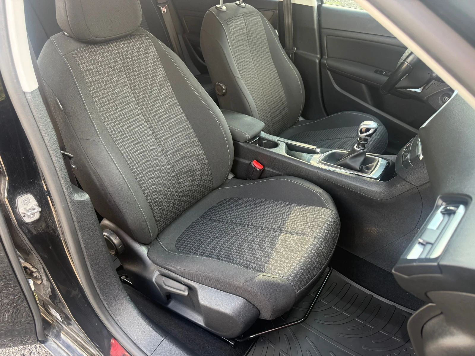 Peugeot 308 1.5е-HDI-NEW AKTIVE, снимка 13 - Автомобили и джипове - 55195216