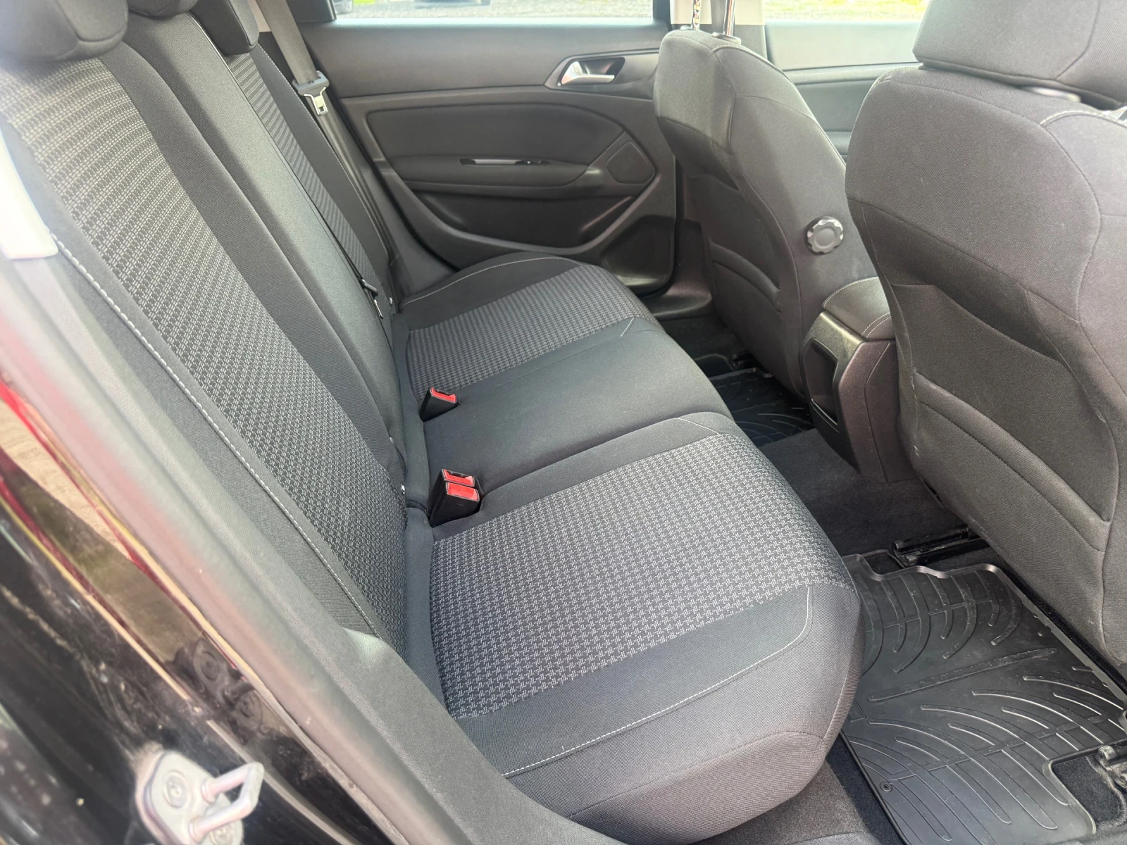 Peugeot 308 1.5е-HDI-NEW AKTIVE, снимка 12 - Автомобили и джипове - 55195216
