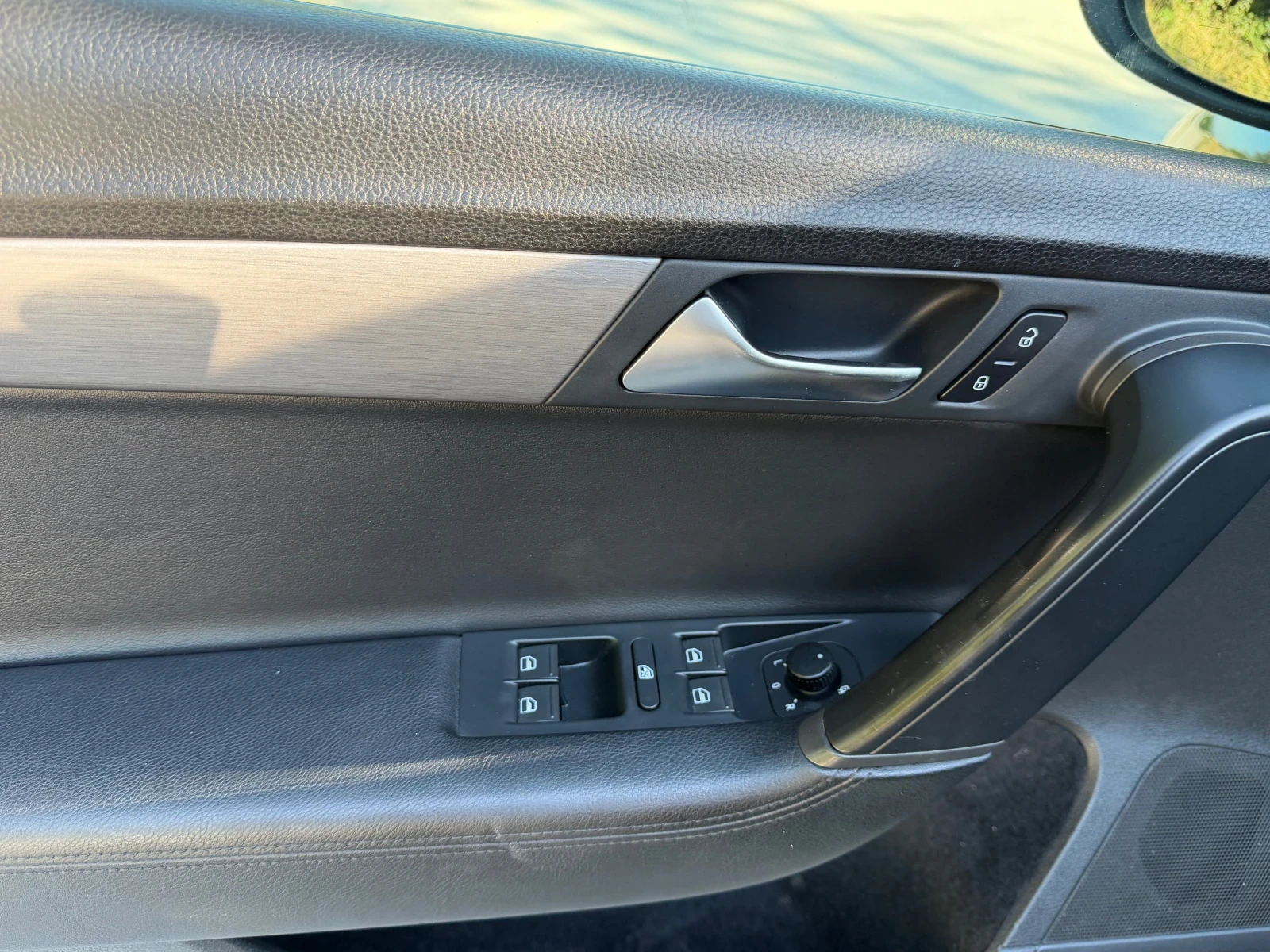 VW Passat 2.0TDI, снимка 10 - Автомобили и джипове - 55216138