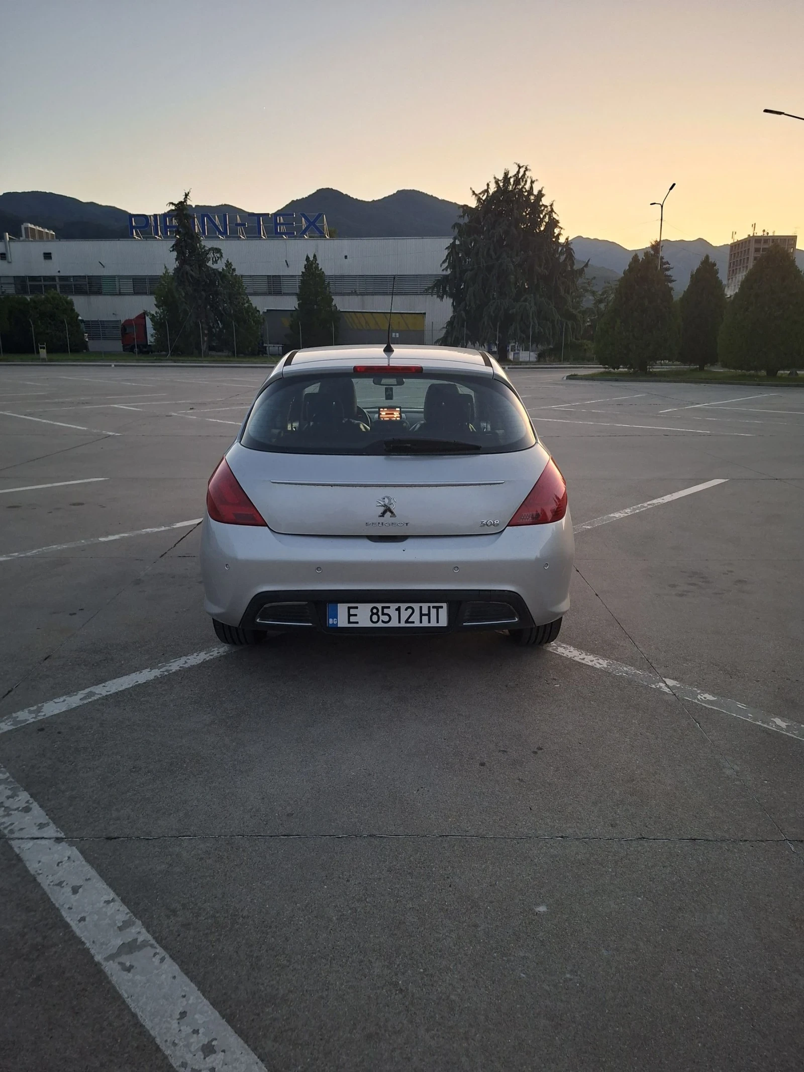Peugeot 308 1.6 HDI , снимка 3 - Автомобили и джипове - 55513617