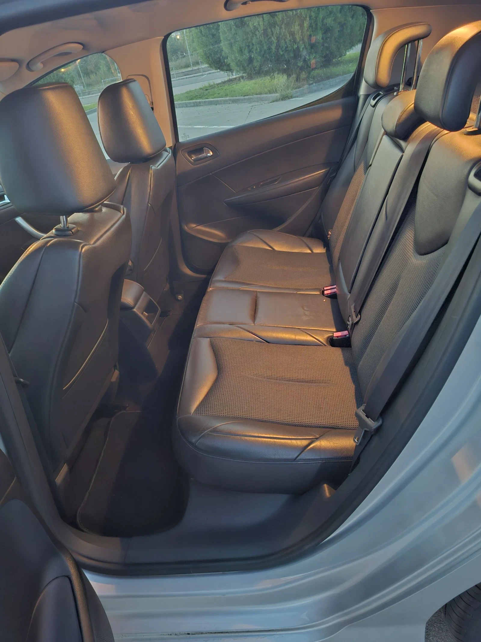 Peugeot 308 1.6 HDI , снимка 6 - Автомобили и джипове - 55513617