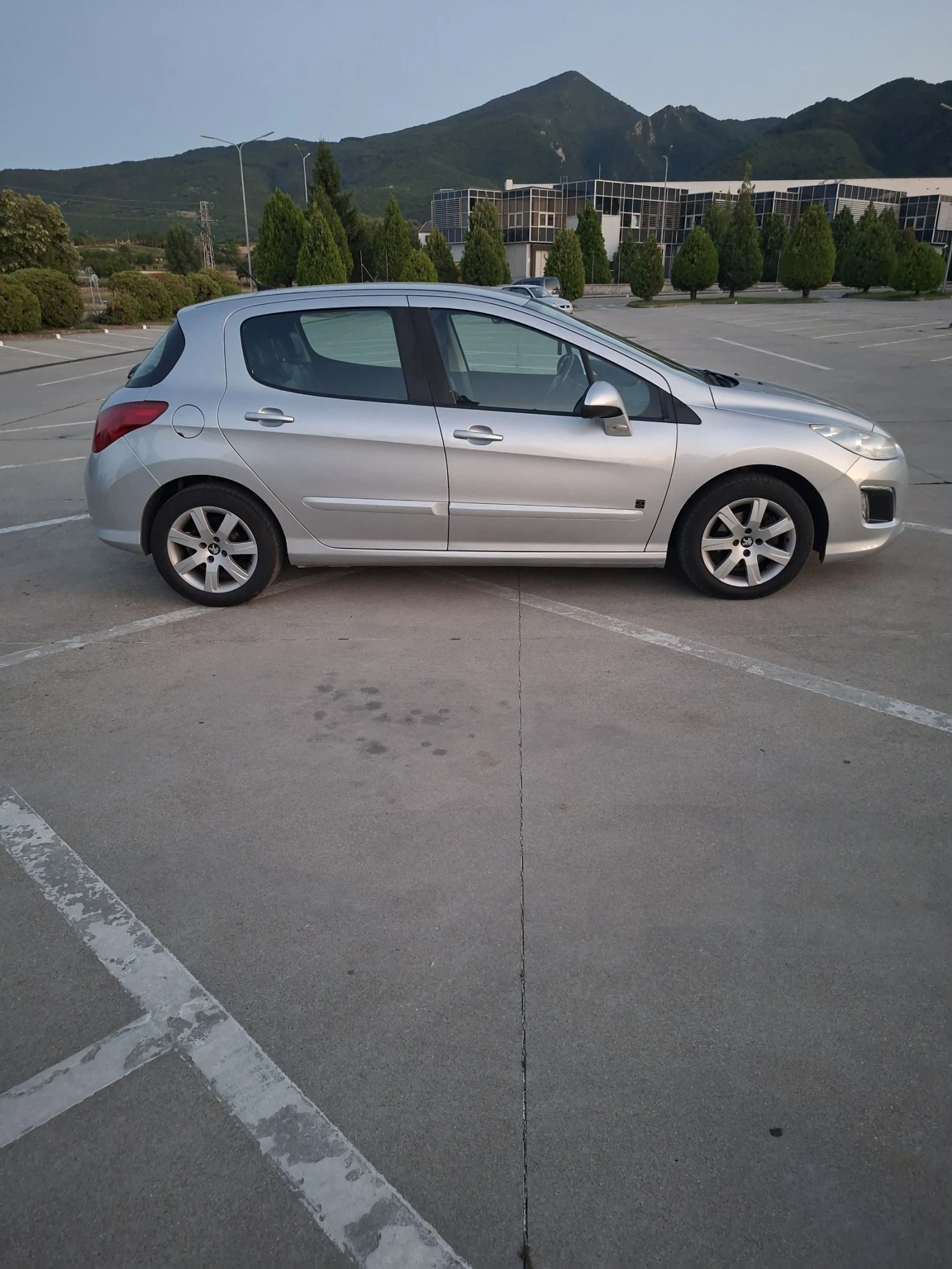 Peugeot 308 1.6 HDI , снимка 2 - Автомобили и джипове - 55513617