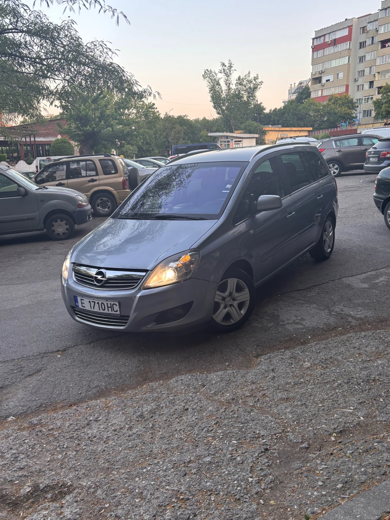 Opel Zafira Opel zafira 1.9 dizel, снимка 3 - Автомобили и джипове - 56014199